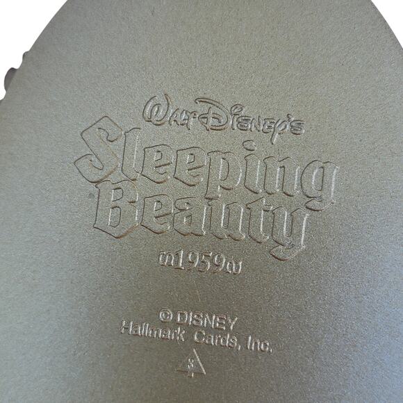 Vintage Disney Sleeping Beauty Ornament Aurora in Forest Scene - Picture 6 of 10